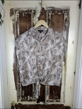 Haver London Animal Print Tie Front Button Up Blouse Size L